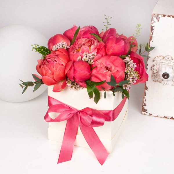 Cutie cu 11 bujori corai