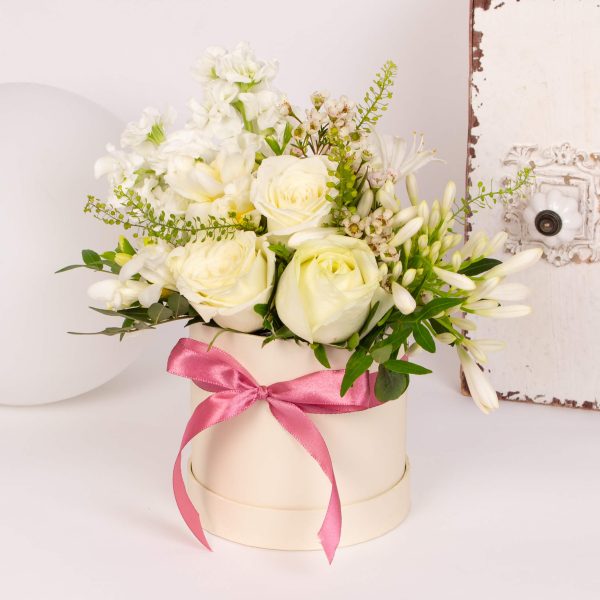 Cutie cu trandafir si mathiola