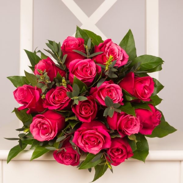 Buchet cu 15 trandafiri roz