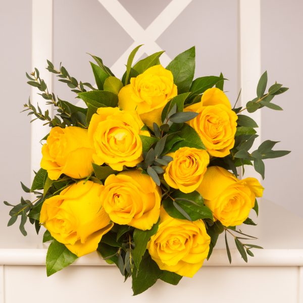 Buchet cu 9 trandafiri galbeni