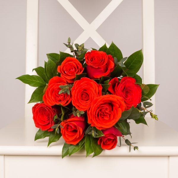 Buchet cu 9 trandafiri portocalii