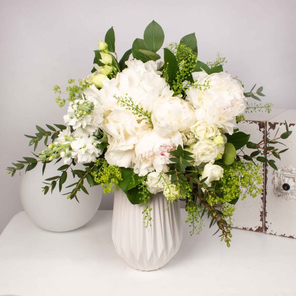 Buchet cu bujori si hortensia