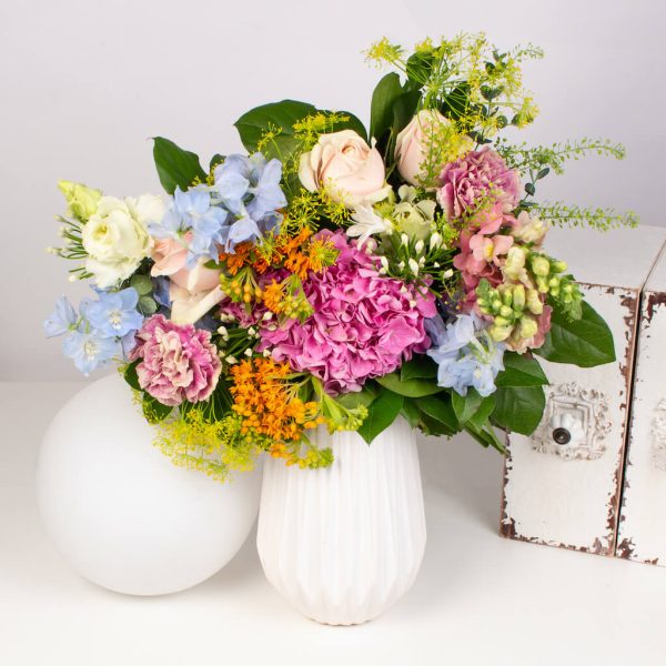 Buchet cu trandafiri si lisianthus