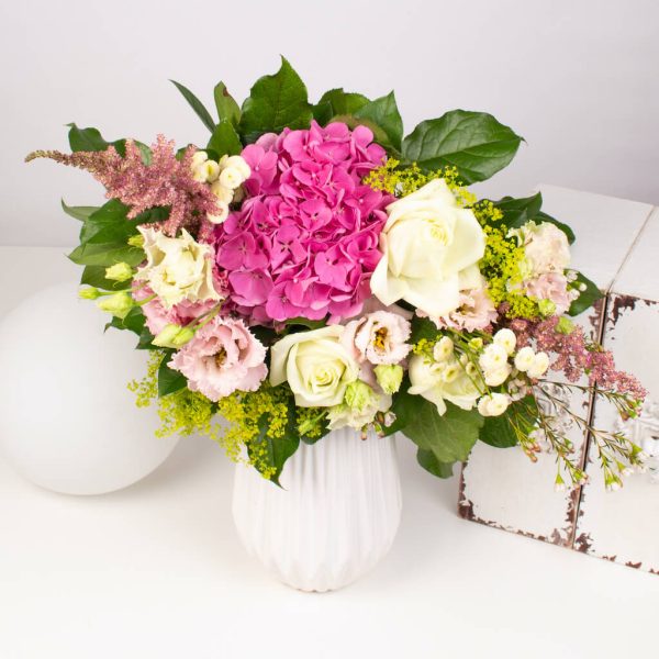 Buchet cu hortensie trandafir si lisianthus