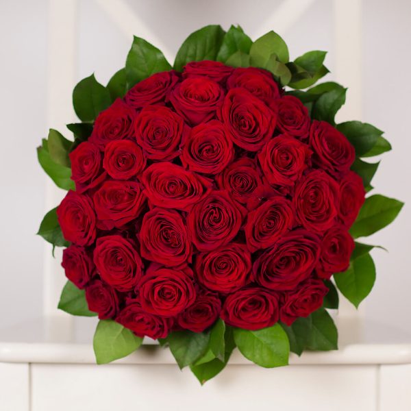 Buchet cu 35 de trandafiri rosii