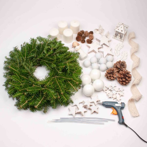 KIT18-Coronita-de-masa-cu-decoratiuni-albe