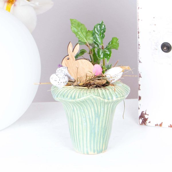Aranjament dragut de Paste cu figurina iepuras